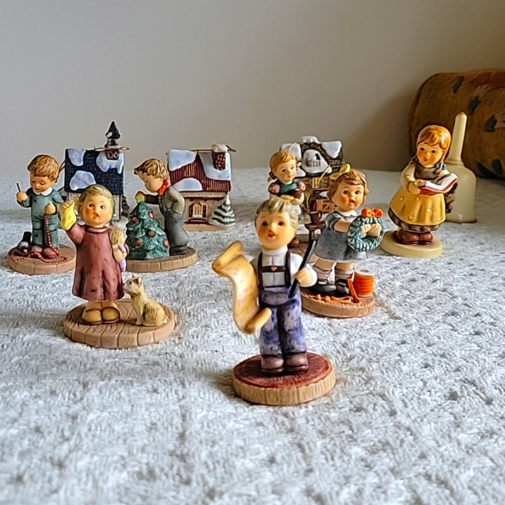 Hummel Christmas 11 piece set